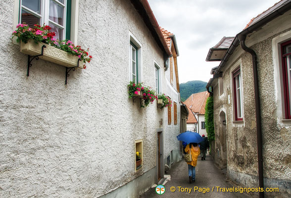 Exploring Weissenkirchen in the rain