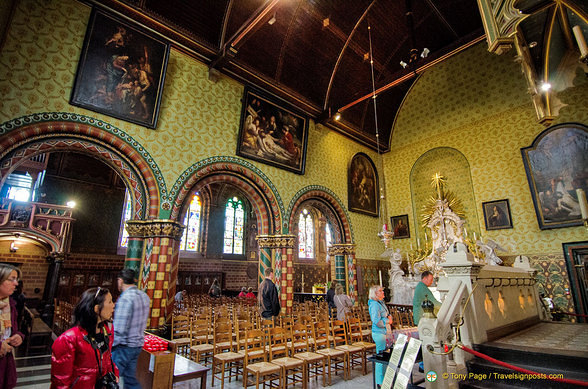 Side altar where the veneration of the Holy Blood takes place