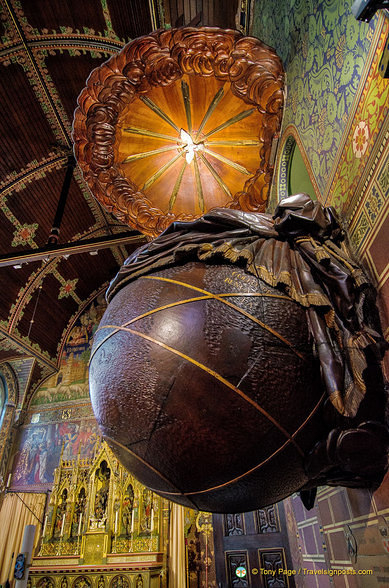 The pulpit in the form of a globe dates from 1728