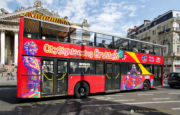 The Brussels Sightseeing bus in front of the Stock Exchange