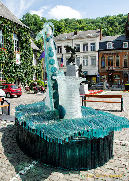 This Water Clock by Bernard Tirtiaux is a tribute to Adolphe Sax