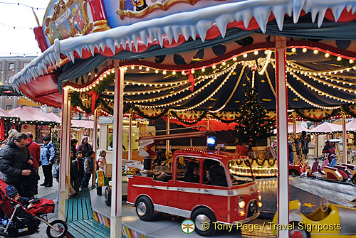 Cologne Weihnachtsmarkt motor car carousel