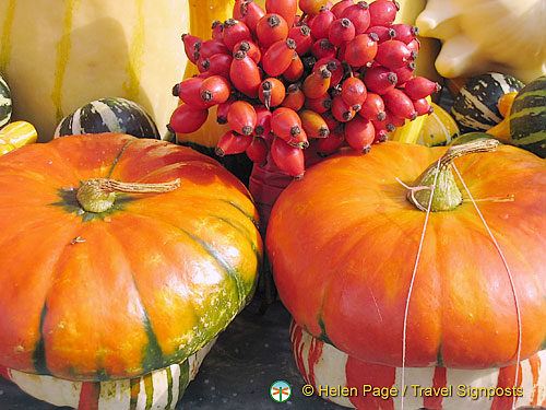 There's plenty of giant pumpkins in Dolac market