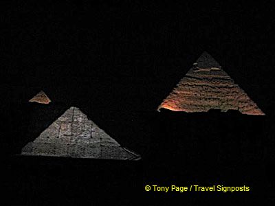 
[Son-et-Lumiere - The Great Pyramids - Egypt]