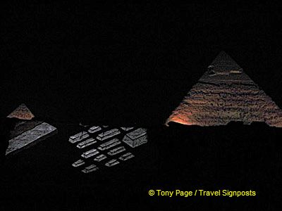 
[Son-et-Lumiere - The Great Pyramids - Egypt]