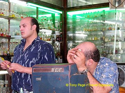 [Shopping in Cairo - Khan el-Khalili Bazaar - Egypt]