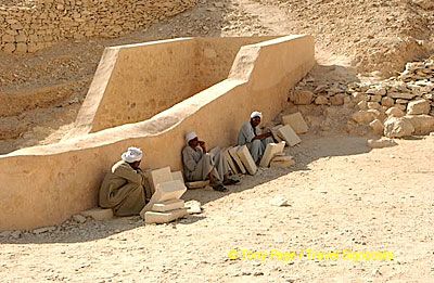 Tomb reconstruction workers sheltering from the heat
[Valley of the Kings - Egypt]
