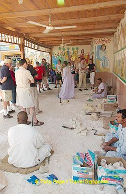 A visit to an alabaster factory.
[Alabaster factory - Egypt]