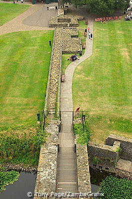 Path leading to the Norman keep
[Cardiff Castle - Cardiff - Wales]