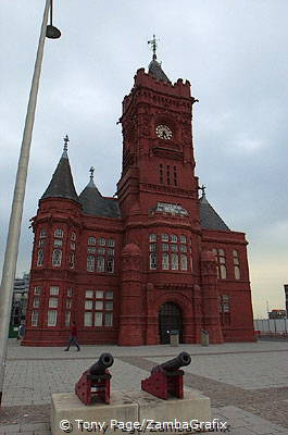 Its decoration and terracotta detail were partly influenced by the red Mogul buildings of India
[Cardiff - Wales]