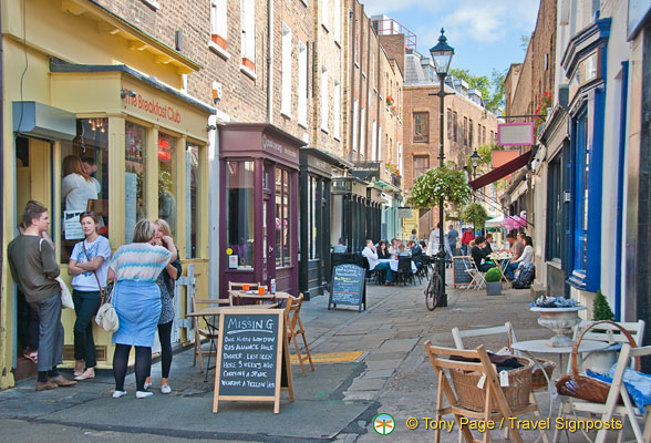 Many cafes and teahouses for a break