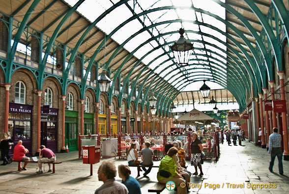 Covent Garden shopping at the Apple Market