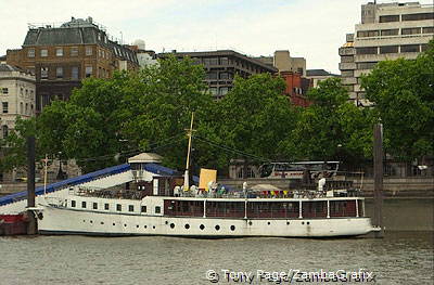 Thames River cruise