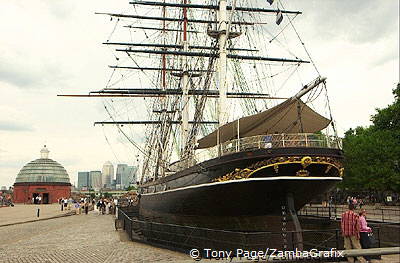 Cutty Sark and the entrance to the Greenwich Tunnel