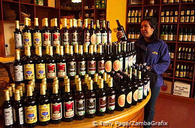 Bottleshop with great display of the local brew - Tadcaster [Yorkshire - England]