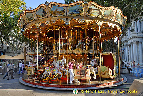 Avignon carousel