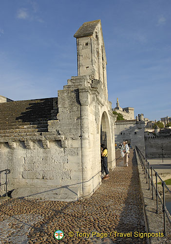 St Nicolas Chapel - Pont St-Bénézet