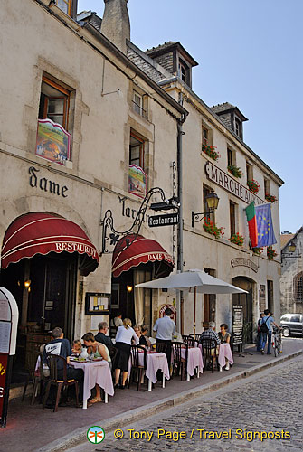 Marché aux Vins