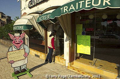 The village of Chateaubriant, and it's market day! 