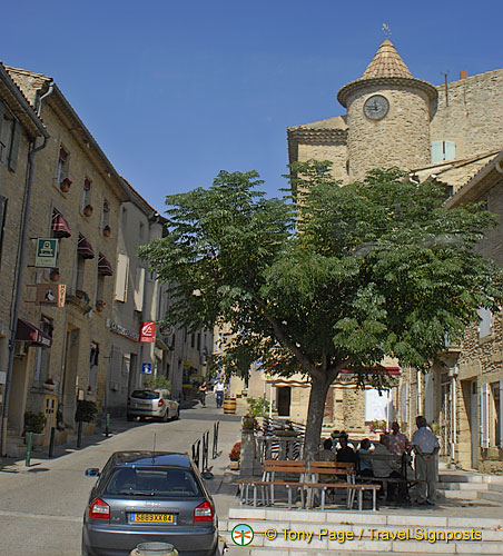 Wine-tasting, Chateauneuf du Pape, Provence, France