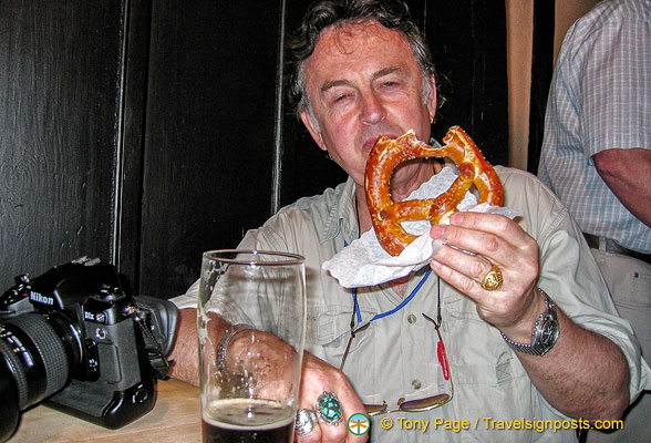 Rauchbier and pretzel