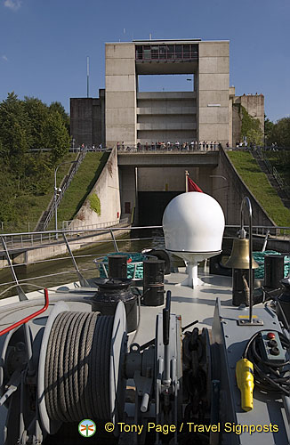 Continental Divide, Main-Danube Canal Locks