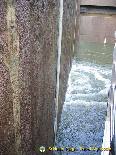 Continental Divide, Main-Danube Canal Locks