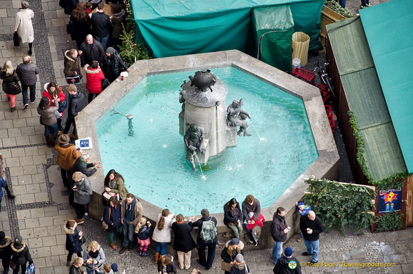 The Fischbrunnen on Marienplatz