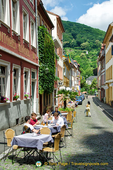 Me, heading for the Heidelberger Studentenkuss at Haspelgasse 16