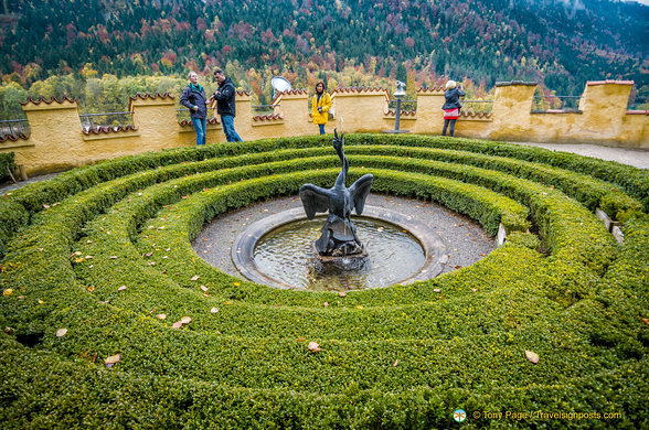 Swan Fountain