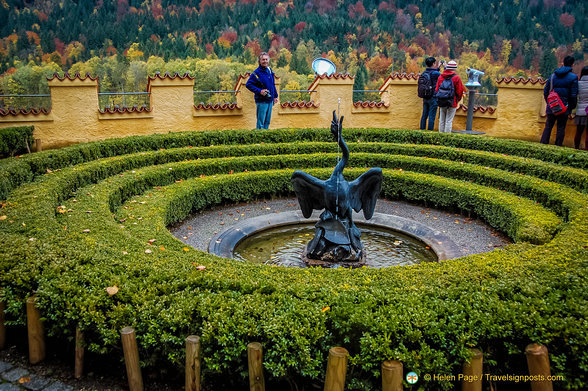 Swan Fountain