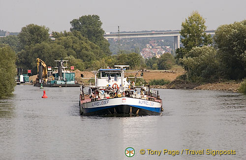 [Main Locks - Europe River Cruise - Germany]