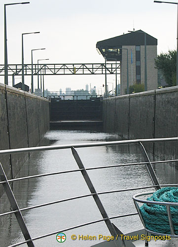 [Main Locks - Europe River Cruise - Germany]