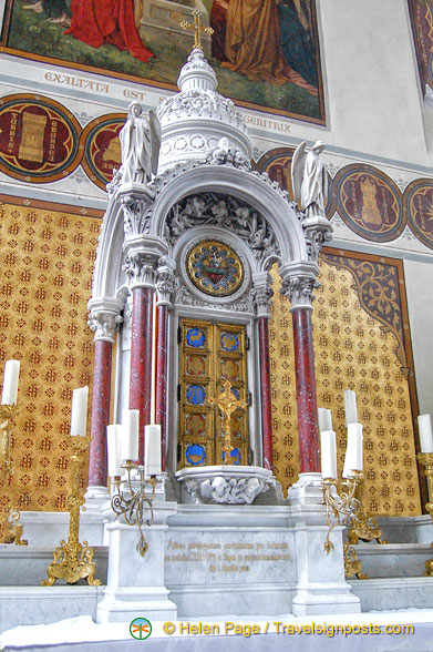 Interior of Löwenstein family chapel