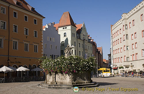 [Regensburg - Danube River Cruise - Germany]