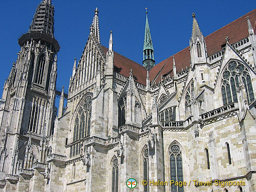 [Regensburg - Danube River Cruise - Germany]