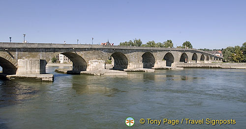 View of Steineme Brücke and its 16 arches