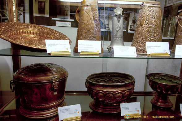 Display of copper home wares