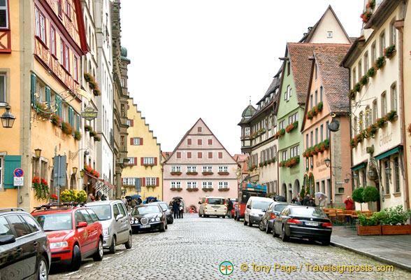 Herrngasse, just off the Marktplatz is home to Kathe Wohlfahrt