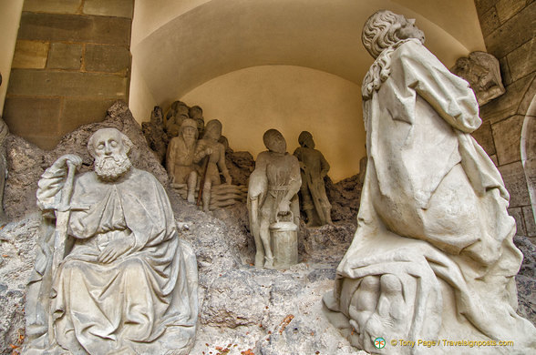 Sculptures outside St Jakobskirche