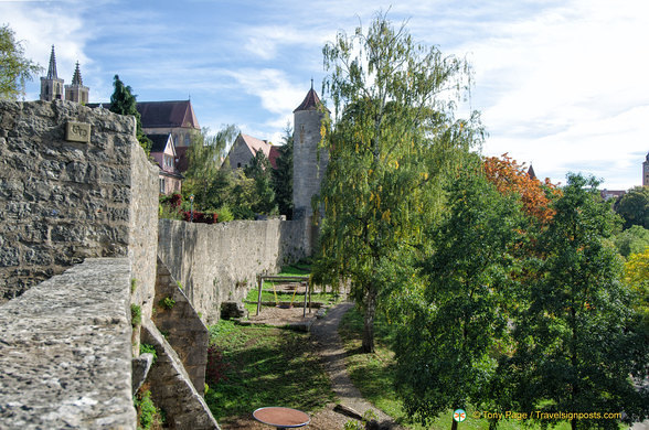 Park outside the northern wall