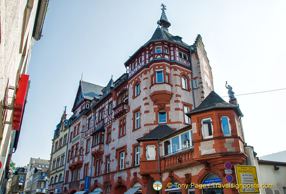 Lorettahaus and Imperial Post Office