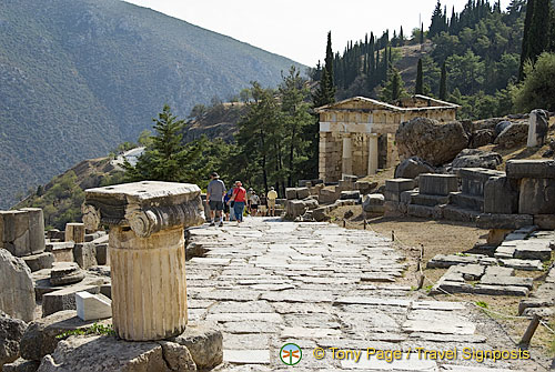 Delphi: the archaelogical site