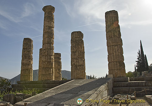 Delphi: the archaelogical site