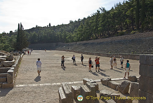 Delphi: the archaelogical site