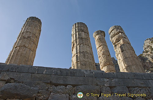 Delphi: the archaelogical site