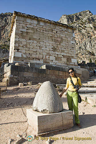 Delphi: the archaelogical site