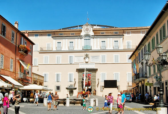 17th century Palazzo Pontificio with the Town Hall on the right