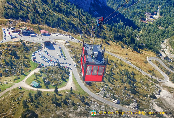 Lagazuoi cable car making its descent