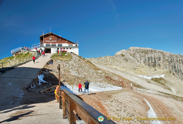 Path up to the Rifugio Lagazuoi